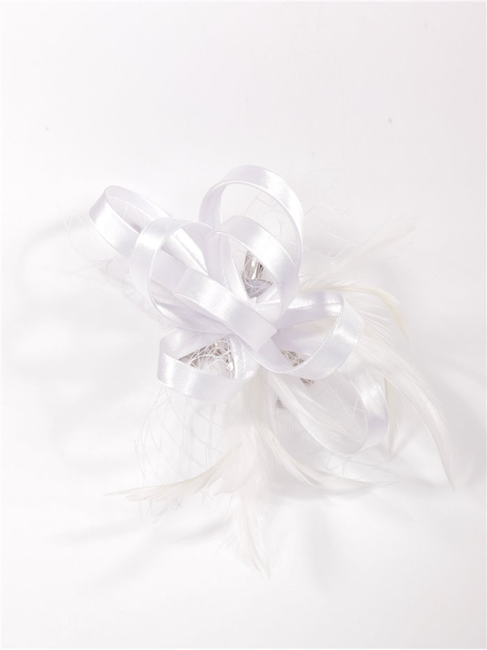 Feather fascinator hair clip with mesh blanco