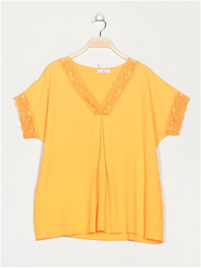 Plus size blouse with lace naranja