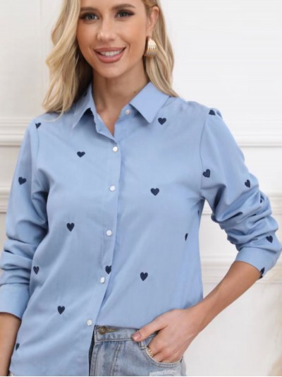 Camisa corazoncitos bordados azul (M-L-XL-XXL)