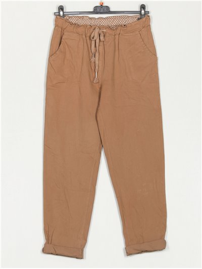 Pantalón liso tiro alto camel