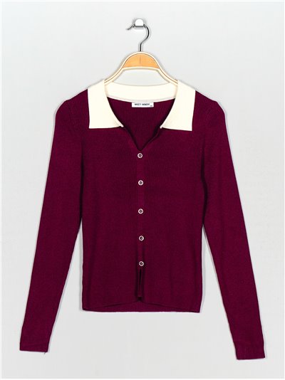 Contrast sweater with rhinestone buttons purpura