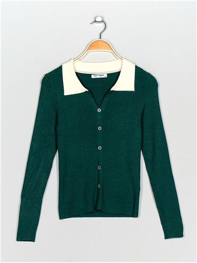 Contrast sweater with rhinestone buttons verde