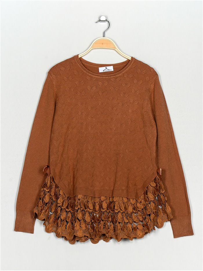 Textured sweater with lace camel