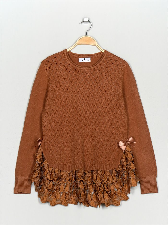 Textured sweater with lace camel