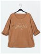 Camiseta polar texto talla grande camel