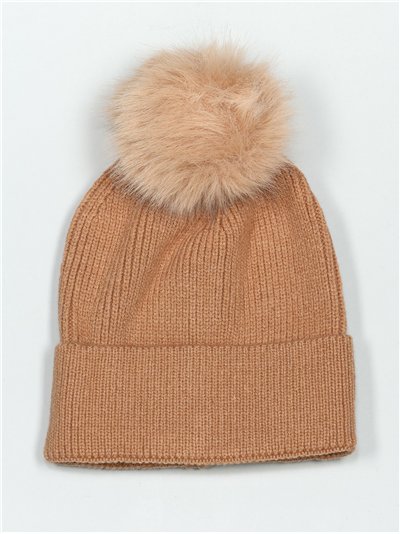 Striped knit beanie with pompom camel