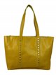 Shopper piel tachas mostaza